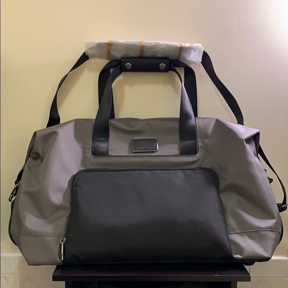 tumi alpha 3 satchel